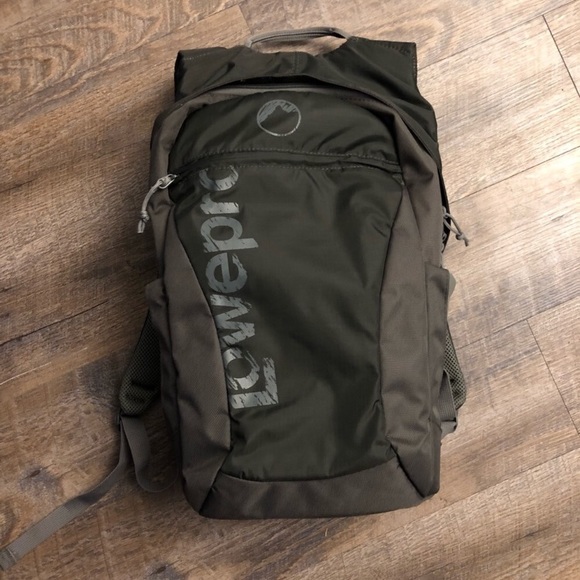 Lowepro Camera Backpack - Picture 10 of 12